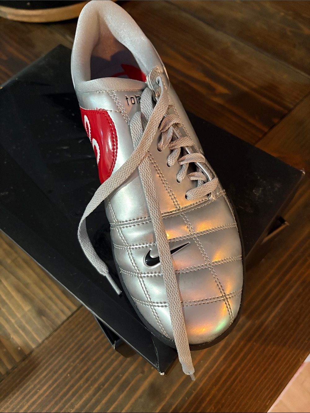 Nike Silver Metallic Soccer Cleat Total 90